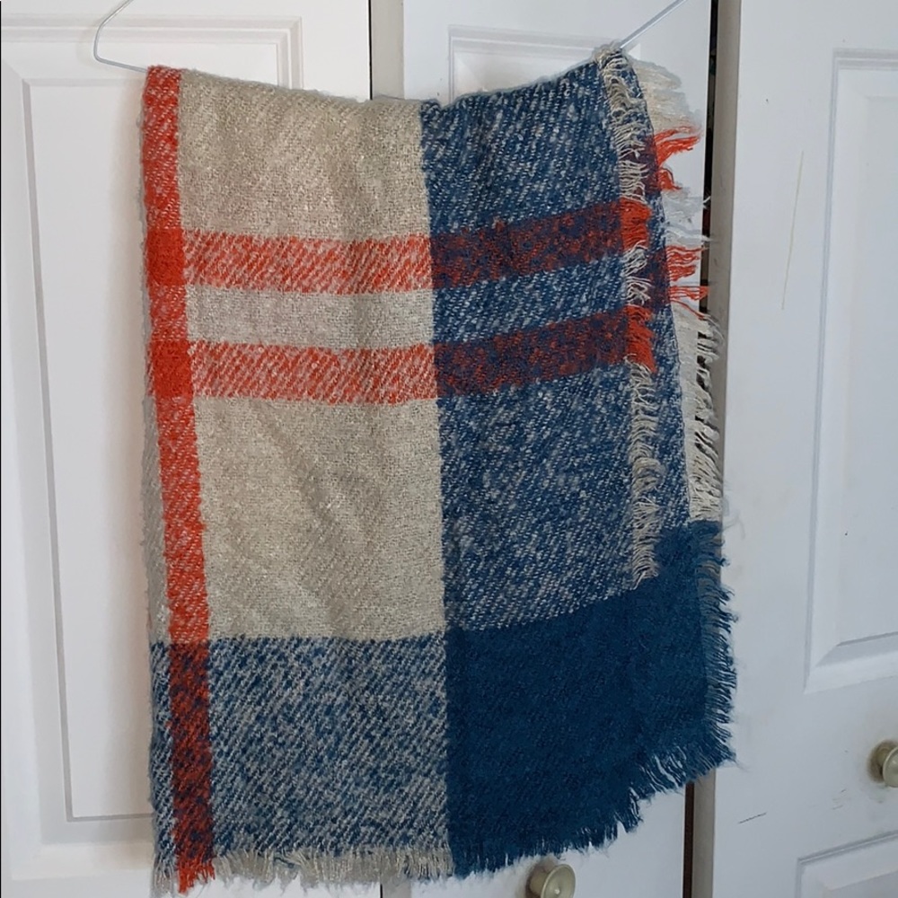 Woman’s Blanket Scarf